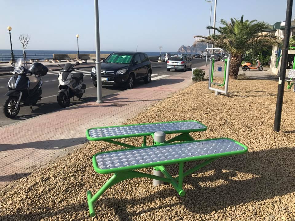 Lauko treniruoklis OF2-05 Double Bench (dvigubas pilvo preso suoliukas)