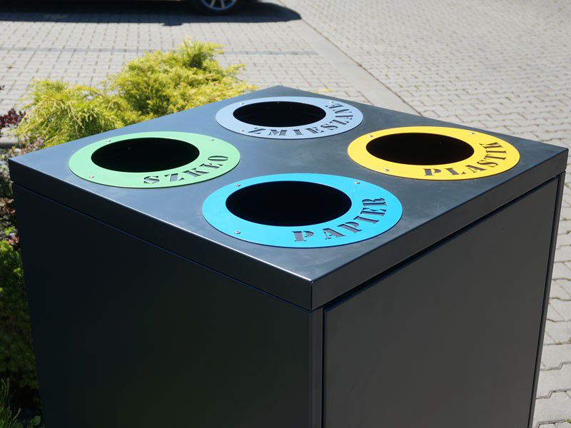 Rūšiavimo Šiukšliadėžė Cube IV 4X80L 4 Kamerų / Užrašai Iškirpti Lazeriu – aukščiausios kokybės sprendimams savivaldybių ir valstybiniuose projektuose