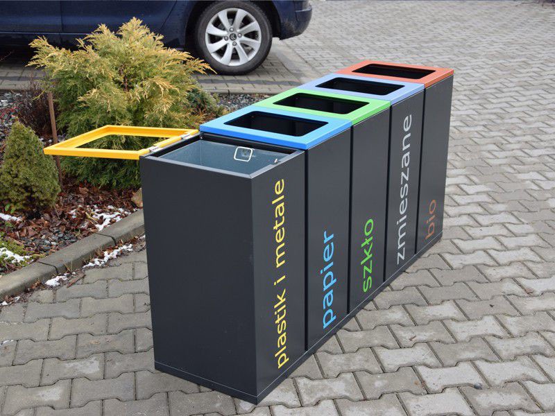 Rūšiavimo Šiukšliadėžė Satis V 5X60L / Užrašai Ant Lipnios Plėvelės – estetiškam viešojo landšafto formavimui ir poilsio zonų įrengimui