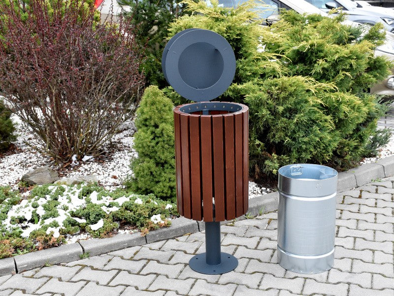 Šiukšliadėžė Koral Su Stogeliu – funkcionaliai ir saugiai bendruomenės aplinkai parkuose bei skveruose
