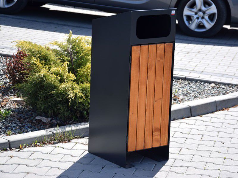 Šiukšliadėžė Opałek III 80L – funkcionaliai ir saugiai bendruomenės aplinkai parkuose bei skveruose