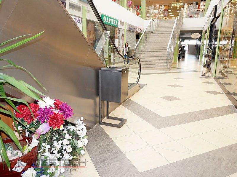 Šiukšliadėžė Platon II – funkcionaliai ir saugiai bendruomenės aplinkai parkuose bei skveruose