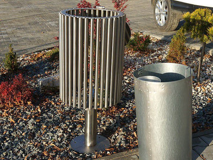Šiukšliadėžė Szafir I – funkcionaliai ir saugiai bendruomenės aplinkai parkuose bei skveruose