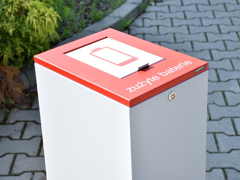 Šiukšliadėžė Panaudotoms Baterijoms Ir / 60 L – funkcionaliai ir saugiai bendruomenės aplinkai parkuose bei skveruose