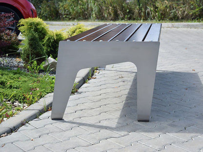 Lauko suoliukas Be Atlošo Nemezja I – funkcionaliai ir saugiai bendruomenės aplinkai parkuose bei skveruose