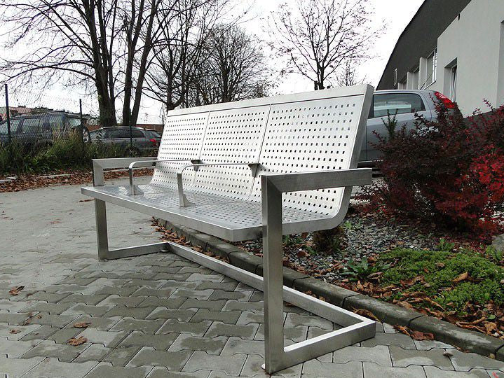 Lauko suoliukas Azalia I - 3 Vietų – aukščiausios kokybės sprendimams savivaldybių ir valstybiniuose projektuose