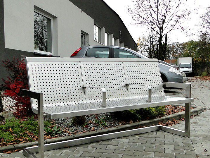 Lauko suoliukas Azalia I - 3 Vietų – tvariems urbanistiniams sprendimams bei pėsčiųjų zonų tvarkymui