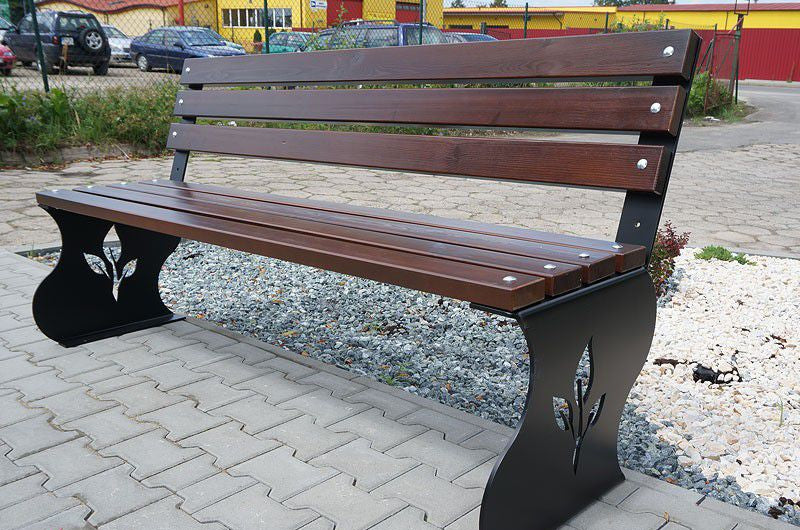 Lauko suoliukas Banga Su Atlošu – funkcionaliai ir saugiai bendruomenės aplinkai parkuose bei skveruose