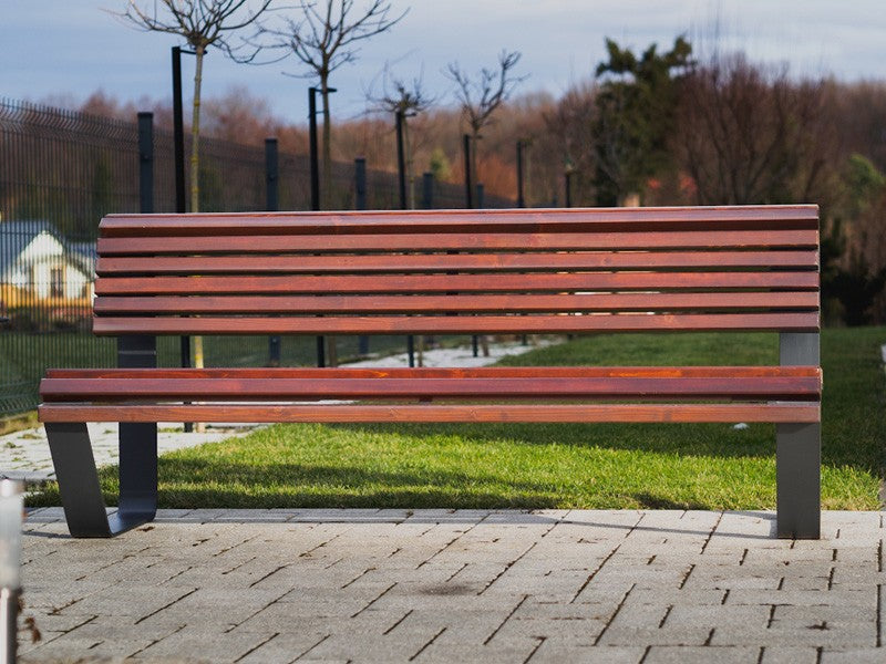 Lauko suoliukas Rosa Su Atlošu – funkcionaliai ir saugiai bendruomenės aplinkai parkuose bei skveruose