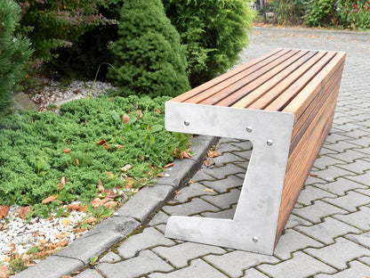 Lauko suoliukas Luna II Be Atlošo – funkcionaliai ir saugiai bendruomenės aplinkai parkuose bei skveruose