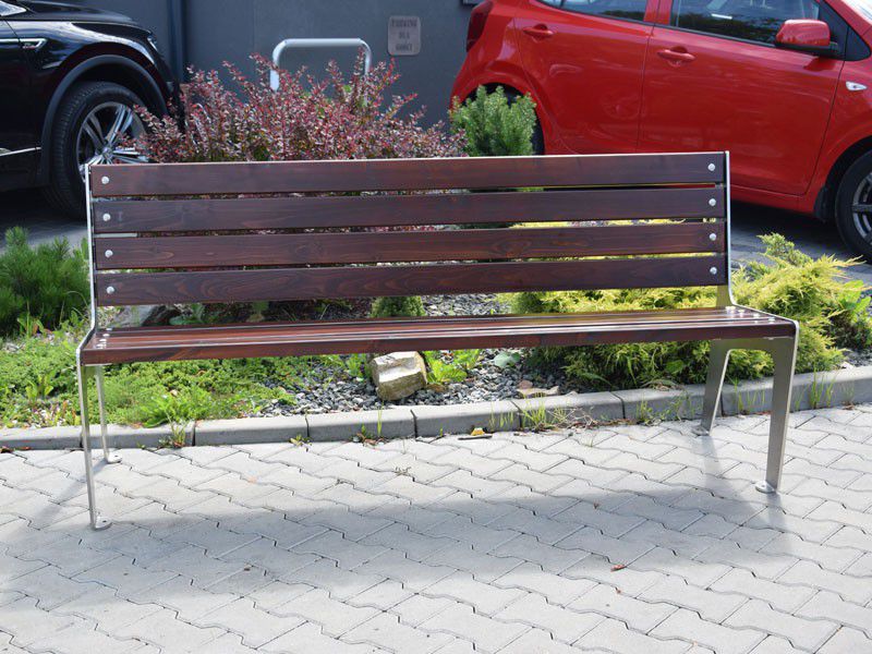 Lauko suoliukas Su Atlošu Nemezja I – funkcionaliai ir saugiai bendruomenės aplinkai parkuose bei skveruose
