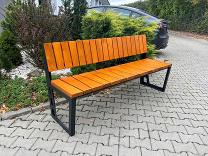 Lauko suoliukas Su Atlošu Tiesus Amant II – funkcionaliai ir saugiai bendruomenės aplinkai parkuose bei skveruose