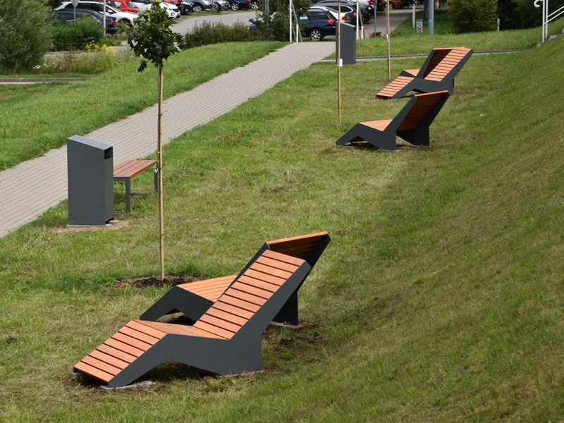 Poilsio gultas „Odyn“ (pusiau gulima padėtis) – mažosios architektūros elementai