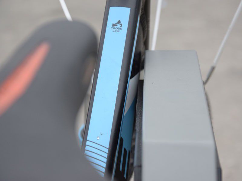 Dviračių stovas UG-2 Mini su guminiais elementais - moderni parko infrastruktūra ir įranga