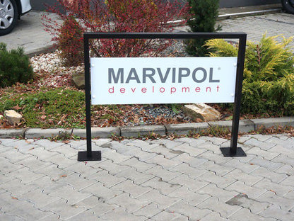 U-4 dviračių stovas + lenta + grafika - kokybiški dviračių stovai laukui