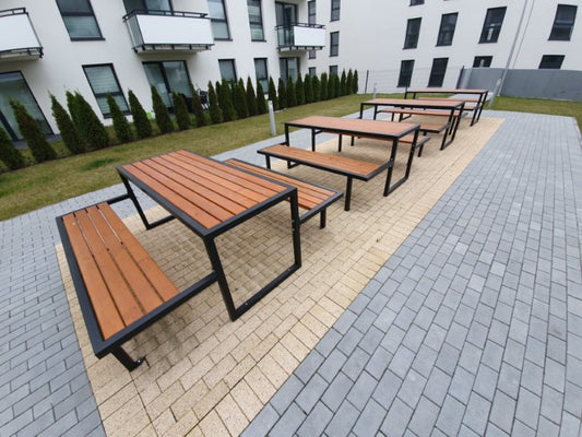 Lauko baldų komplektas (Nr. 1) – moderni mažoji architektūra